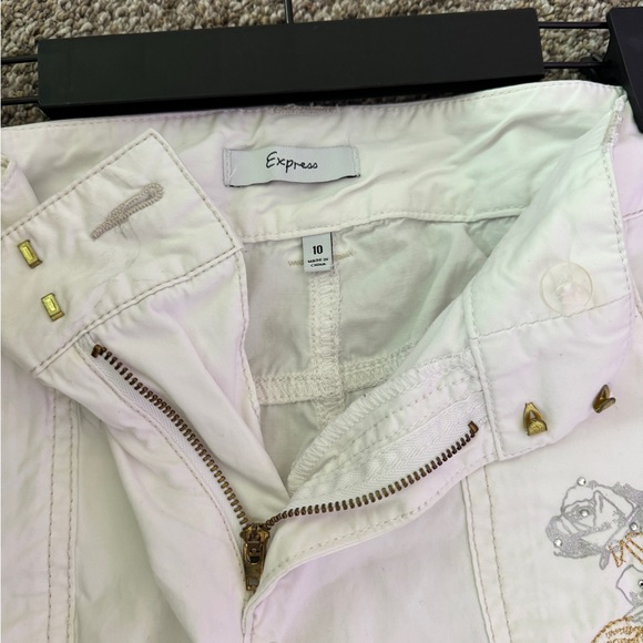 Vintage 2000s Express Low-Waist Embroidered Capris🌹 - Picture 5 of 6